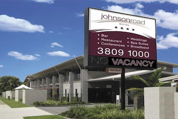 Johnson Road Motel - Lightning Ridge Tourism 1