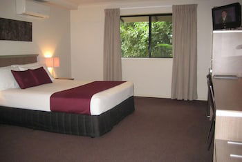 Johnson Road Motel - Lightning Ridge Tourism 2