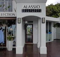 Alassio Palm Cove - Lightning Ridge Tourism