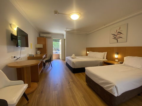 Garden Lodge Sydney - Lightning Ridge Tourism 5