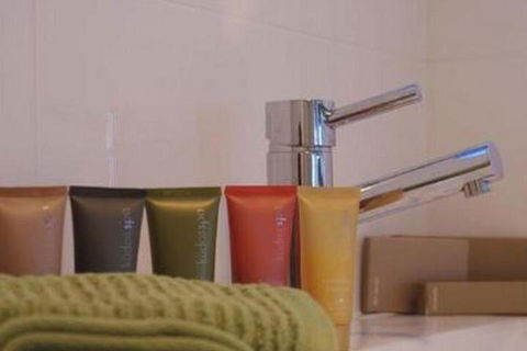 Southern Blue Apartments - Lightning Ridge Tourism 3