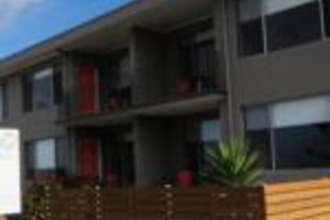 Southern Blue Apartments - Lightning Ridge Tourism 0