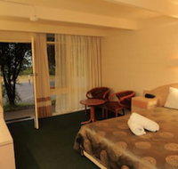 Absolute Lakes Entrance - Lightning Ridge Tourism