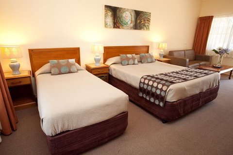 Byron Motor Lodge Motel - Lightning Ridge Tourism 5