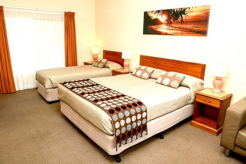 Byron Motor Lodge Motel - Lightning Ridge Tourism 6