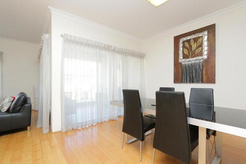 Verandah Apartments - Lightning Ridge Tourism 0
