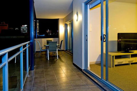 Verandah Apartments - Lightning Ridge Tourism 6