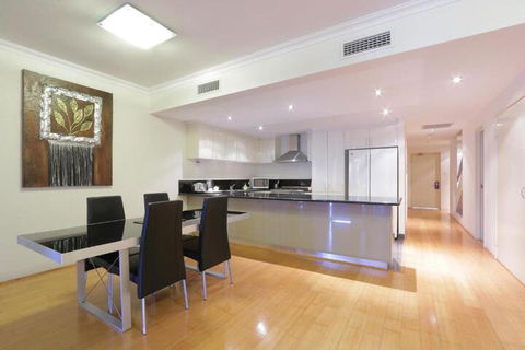 Verandah Apartments - Lightning Ridge Tourism 4