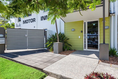Redcliffe Motor Inn - Lightning Ridge Tourism 1