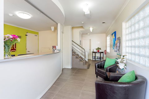 Redcliffe Motor Inn - Lightning Ridge Tourism 0