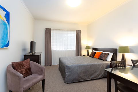Redcliffe Motor Inn - Lightning Ridge Tourism 2
