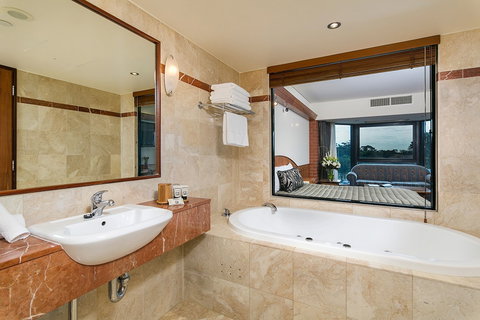 Arkaba Hotel - Lightning Ridge Tourism 3