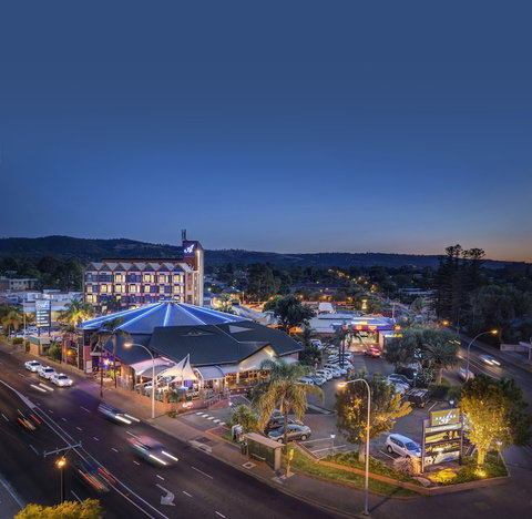 Arkaba Hotel - Lightning Ridge Tourism 1