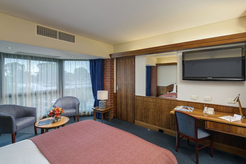 Arkaba Hotel - Lightning Ridge Tourism 5