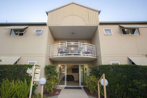 Chermside Court Motel - Lightning Ridge Tourism 2
