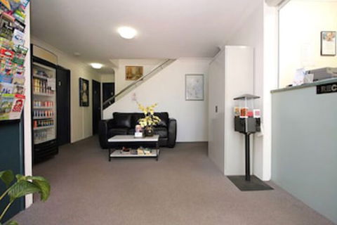 Chermside Court Motel - Lightning Ridge Tourism 3