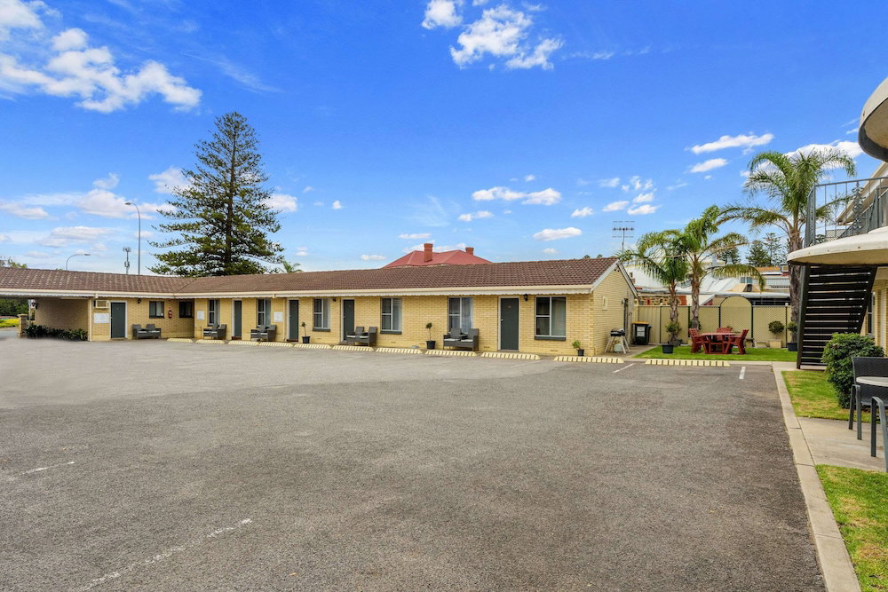  Lightning Ridge Tourism
