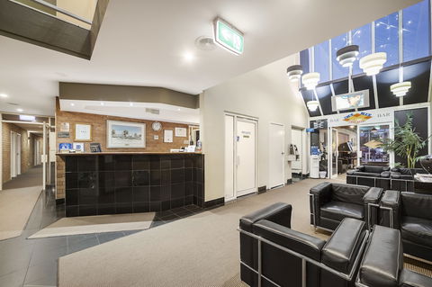 Ciloms Airport Lodge - Lightning Ridge Tourism 3
