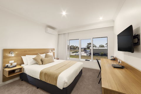 Ciloms Airport Lodge - Lightning Ridge Tourism 6