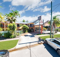 Tropical Queenslander - Lightning Ridge Tourism