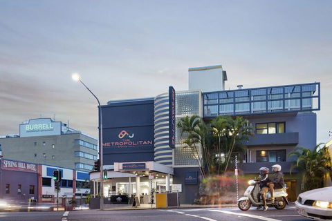 The Metropolitan Springhill - Lightning Ridge Tourism 1