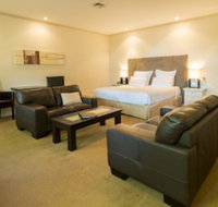 Beau Monde International - Lightning Ridge Tourism
