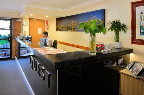 Quest Ascot - Lightning Ridge Tourism 1