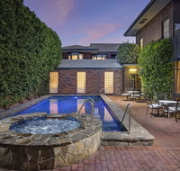 Adelaide Inn - Lightning Ridge Tourism