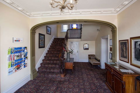Quality Hotel Bentinck - Lightning Ridge Tourism 4