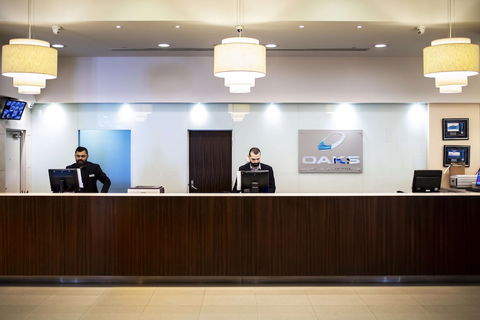 Oaks Glenelg Plaza Pier Suites - Lightning Ridge Tourism 4