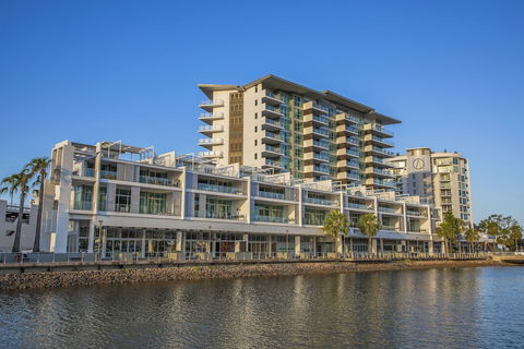 M1 Resort Maroochydore - Lightning Ridge Tourism 0