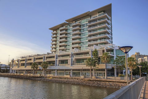 M1 Resort Maroochydore - Lightning Ridge Tourism 1