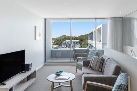 Oaks Nelson Bay Lure Suites - Lightning Ridge Tourism 4