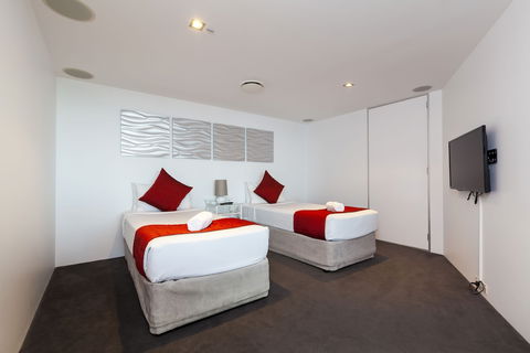 Q1 Resort & Spa - Lightning Ridge Tourism 5