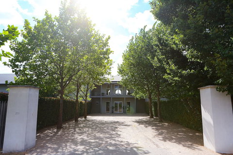 Lancemore Milawa - Lightning Ridge Tourism 1