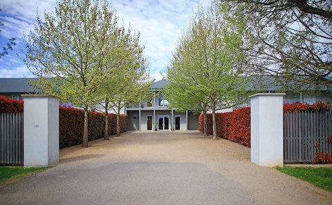 Lancemore Milawa - Lightning Ridge Tourism 0