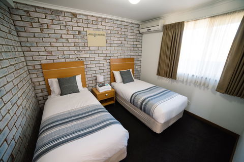 The Heritage Bendigo - Lightning Ridge Tourism 5