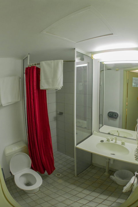 Value Inn - Lightning Ridge Tourism 5