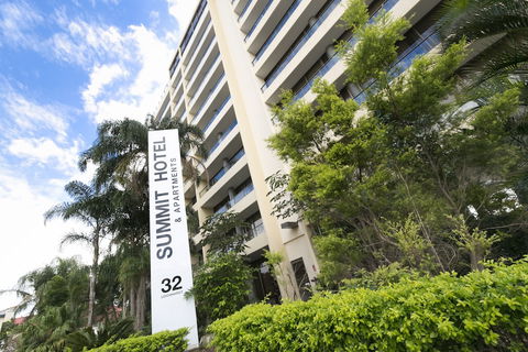 The Summit Apartments - Lightning Ridge Tourism 6