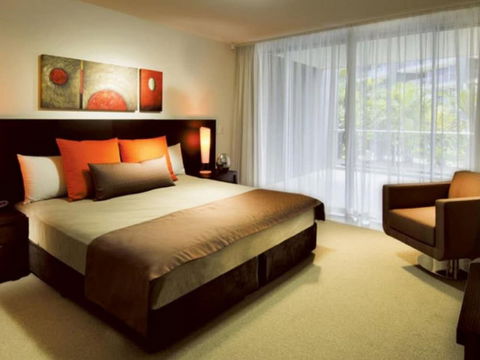 Azzura Greens Resort - Lightning Ridge Tourism 4