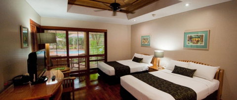 Green Island Resort - Lightning Ridge Tourism 6