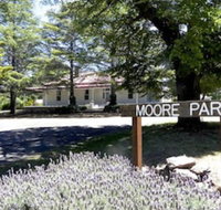 Moore Park Inn - Lightning Ridge Tourism