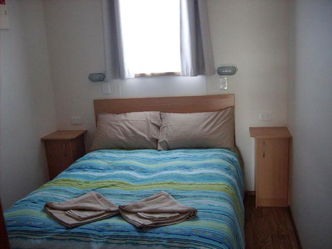 Jackos Holiday Cabins - Lightning Ridge Tourism 6