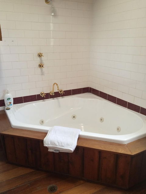 Daly View Bed & Breakfast - Lightning Ridge Tourism 2