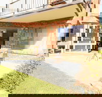 Pelican Waters - Lightning Ridge Tourism