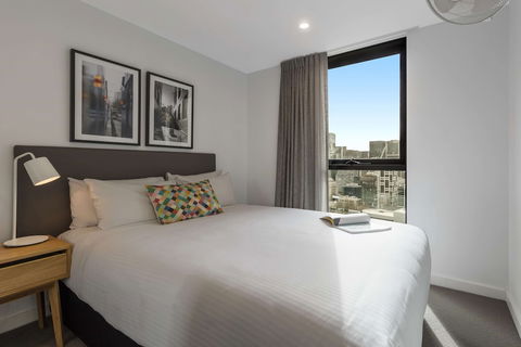 Oaks Melbourne Southbank Suites - Lightning Ridge Tourism 6