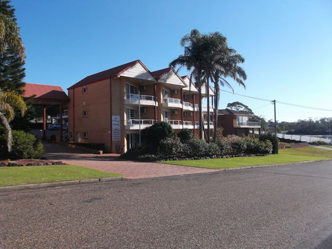 Ulladulla Harbour Motel - Lightning Ridge Tourism 1