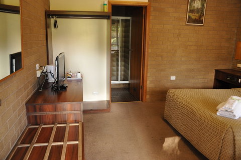 Miner's Retreat Motel - Lightning Ridge Tourism 2