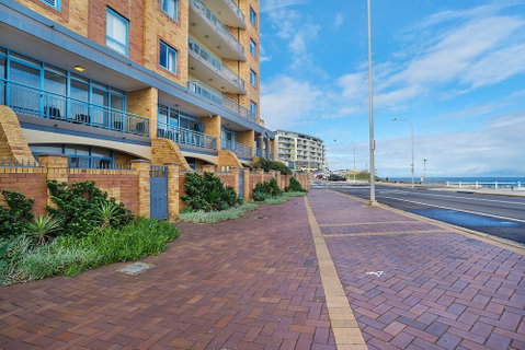 Newcastle Short Stay Apartments - Sandbar Newcastle Beach - Lightning Ridge Tourism 3