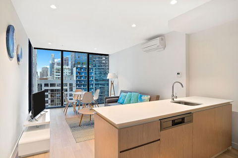 IFSuites (IFSTAYS) EQ Tower - Lightning Ridge Tourism 6